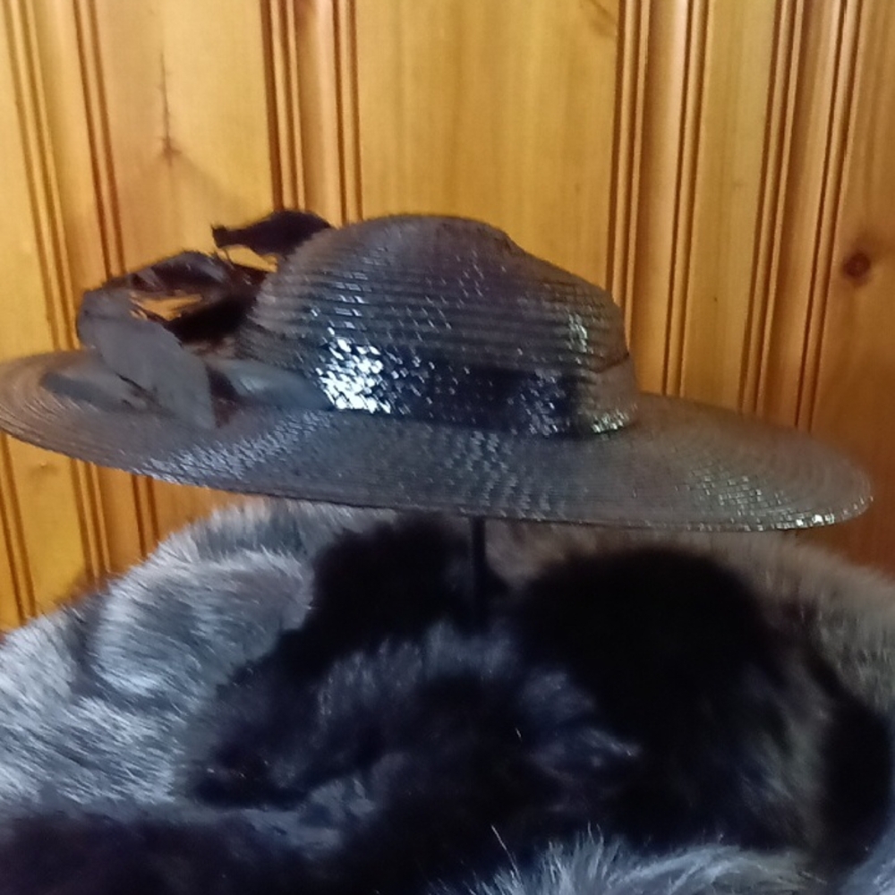 Elegant Black Women's Hat with Ribbon Detail